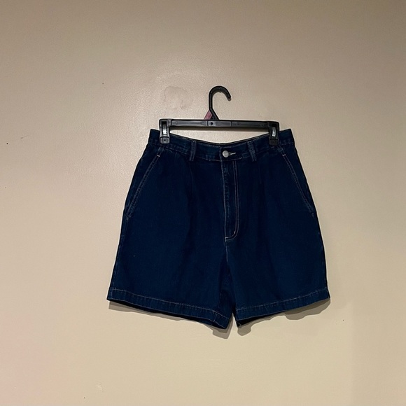 Vintage Dockers Women's High Waisted Pleaded Dark Wash Denim Shorts Size 12 - Picture 1 of 4
